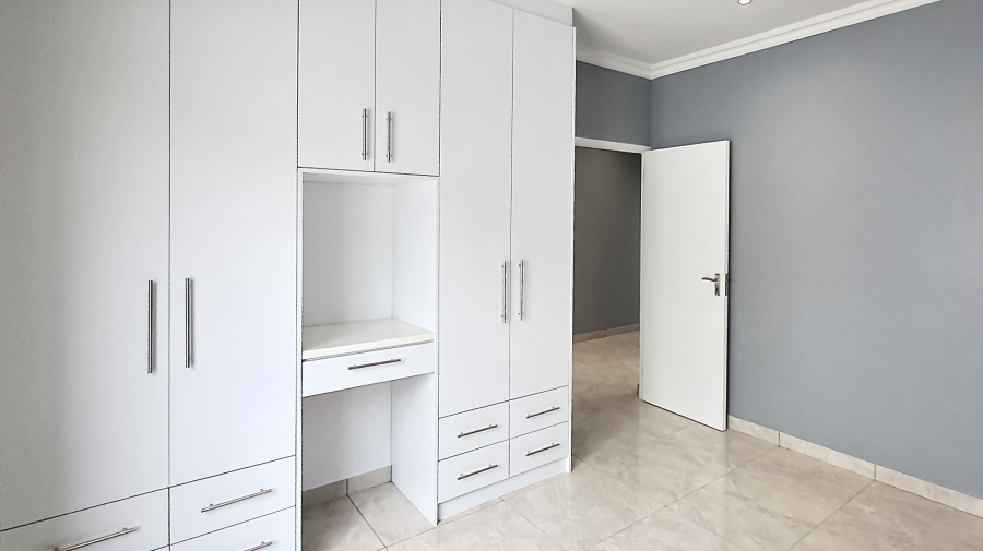 3 Bedroom Property for Sale in Golden Mile Western Cape